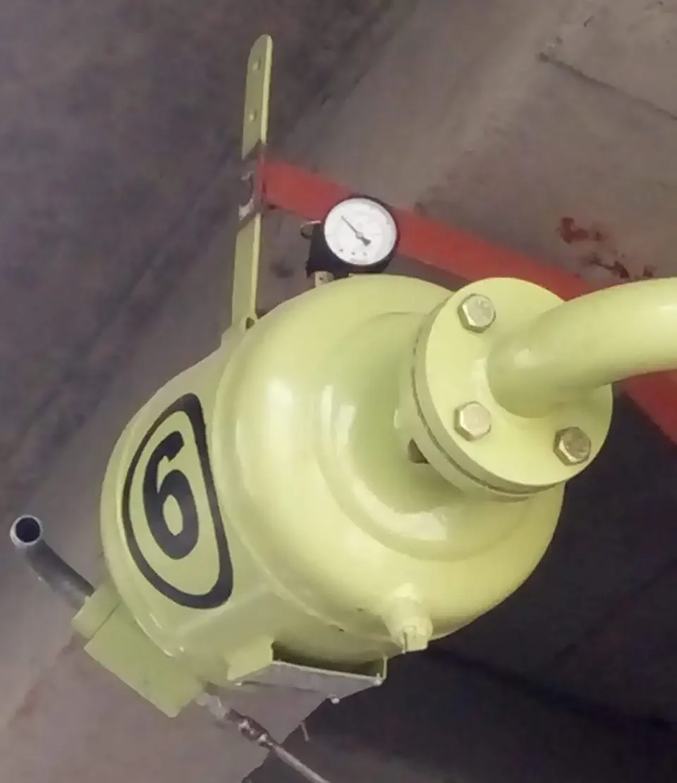 Efficient material flow with air blasters for coal mines