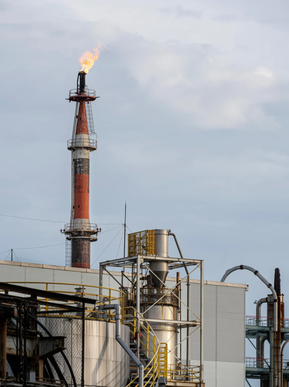 Durable and effective conveyor system solutions- Ubon India Air blasters for steel plant